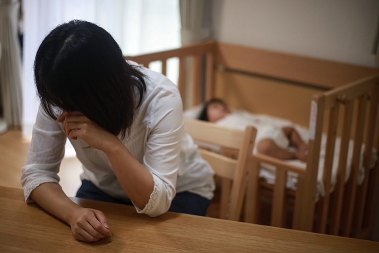 子育て等で精神的に疲弊している女性